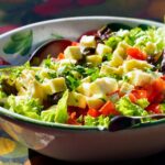 Patru rețete de salate românești delicioase și sățioase