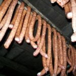 Rețetă cârnați de porc. Ingredientele care nu trebuie să lipsească