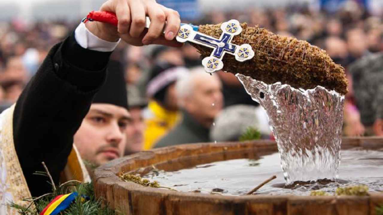 traditii si obiceiuri boboteaza