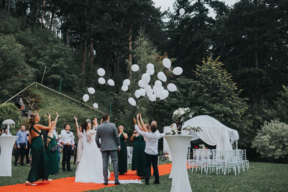 Reguli nuntă 2021. Vești bune pentru cei care vor să se căsătorească!