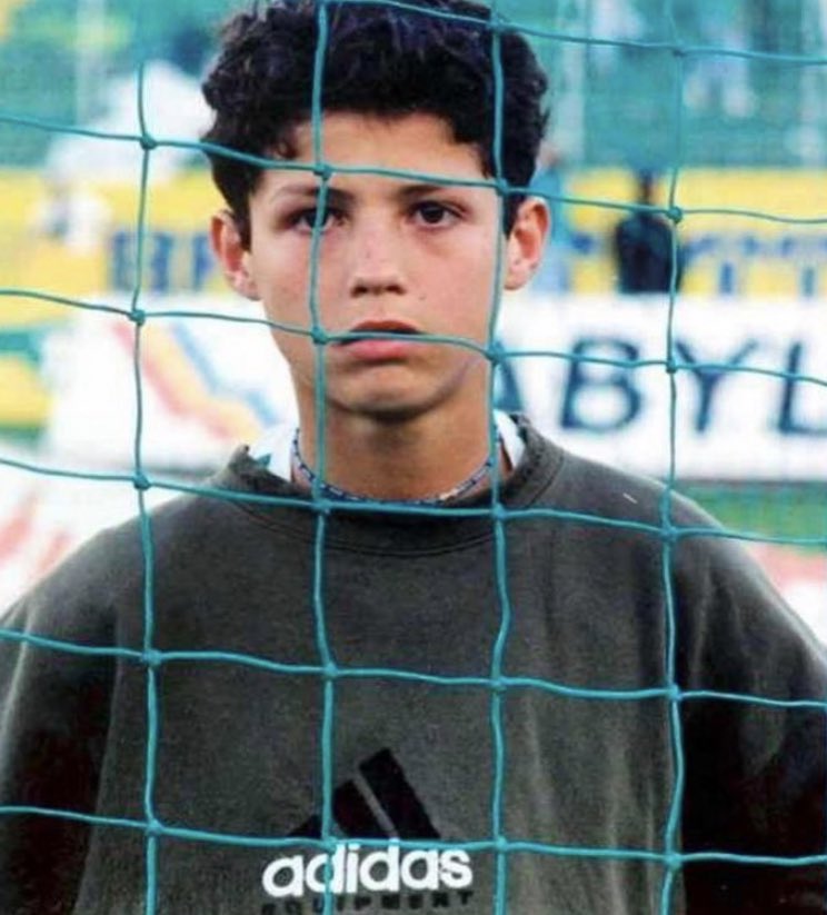 Ronaldo nu trebuia să se nască. "Am vrut să-l omor pe Ronaldo bând bere neagră, opărită, și alergând până leșinam. S-a încăpățânat să trăiască"