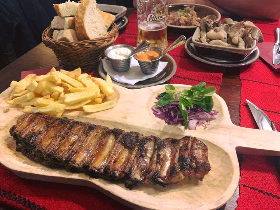 Unde se mănâncă bine în Brașov și ce să vizitezi în orașul de la poalele Tâmpei