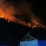 Alertă în România! O pădure din Bacău arde de 14 ore. În zonă există muniție neexplodată din Primul Război Mondial