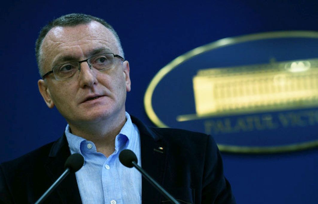 Vacanța de iarnă 2021. Când revin elevii fizic în bănci