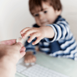 Alocații copii 2022. Cu cât au fost majorate de la 1 ianuarie