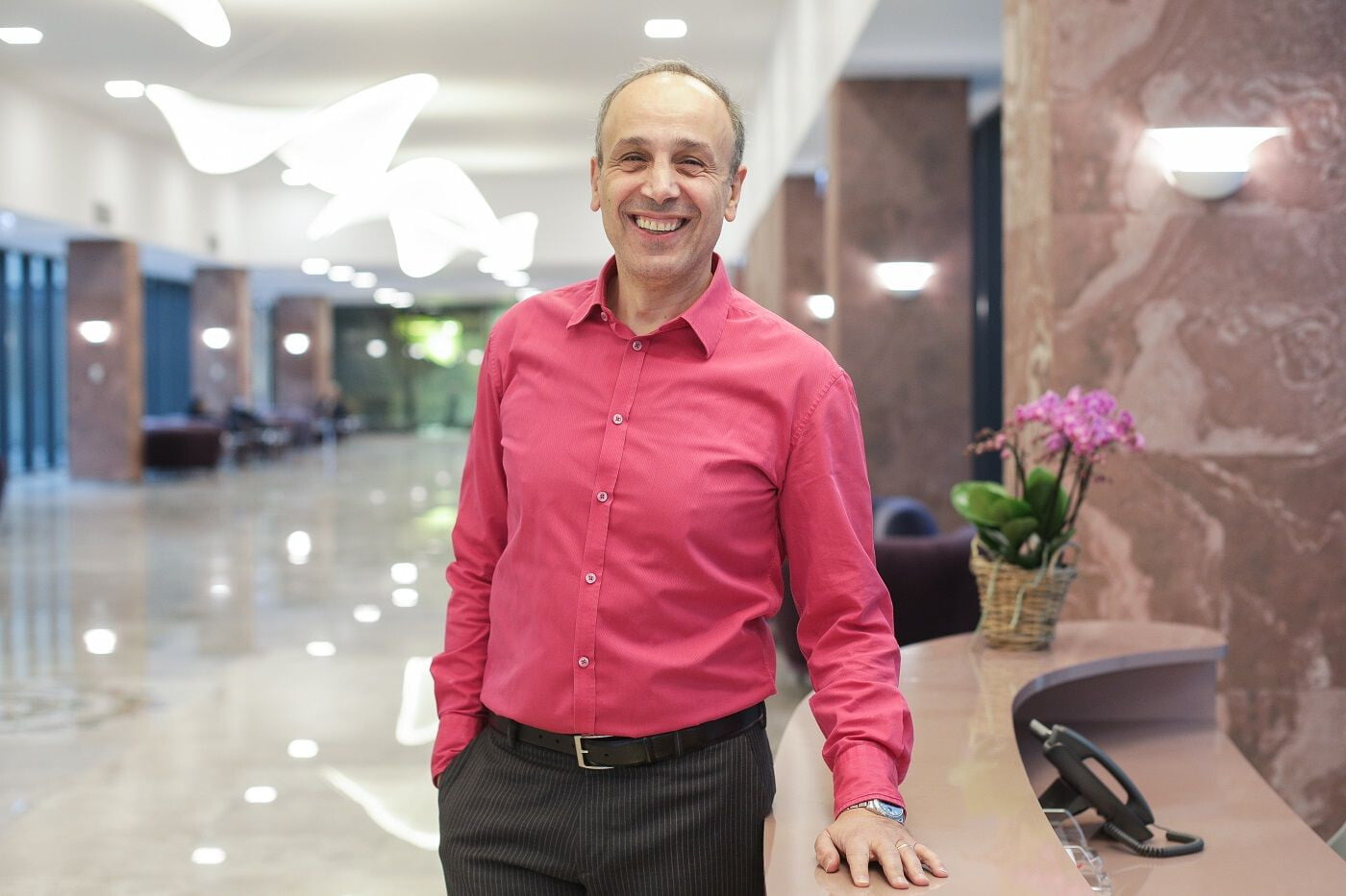 Cine este dr. Wargha Enayati de la Imperiul Leilor