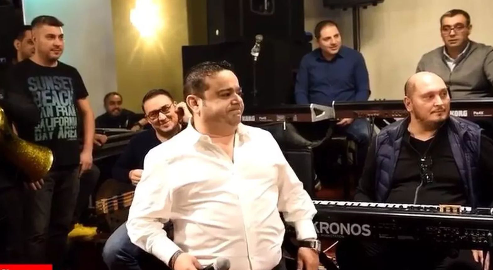 Ce a făcut Adrian Minune când o fetiță i-a întins 100 de lei. Genial! 