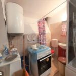 Garsonieră din Cluj, de 13 mp, cu aragazul așezat lângă WC, scoasă la vânzare la un preț uriaș