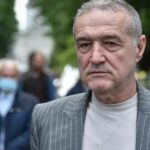 Gigi Becali vine în sprijinul refugiaților: "Să mă sune primarul, îi dau blocul"