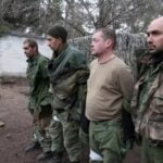 Soldații ruși, luați prizonieri de ucraineni. Ce au pățit la scurt timp: „Trăiți rău acolo?”