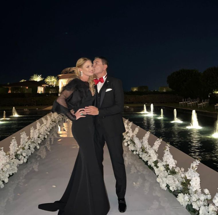 Nuntă de milionari în Abu Dhabi, cu șoimi și balerine. Adrian Minune și Loredana Groza au întreținut atmosfera