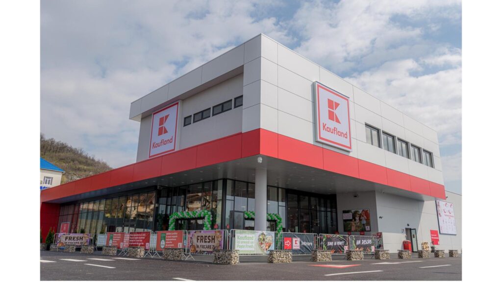 Paște 2022: Programul magazinelor Kaufland. Ce magazine sunt deschise chiar și duminică