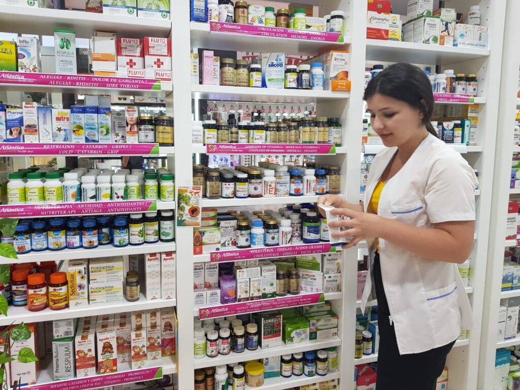 Ce salariu are o asistentă de farmacie. Cât câștigă lunar