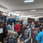 Magazin cu produse gratuite pentru refugiaţii ucraineni, în România