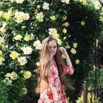 O ucraineancă de 14 ani ajunsă în România cere ajutor: "Aici e scump și mamei îi este greu să le cumpere"