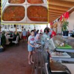 De necrezut! Câți lei costă o ciorbă de burtă sau de perișoare la „împinge tava” în Costinești