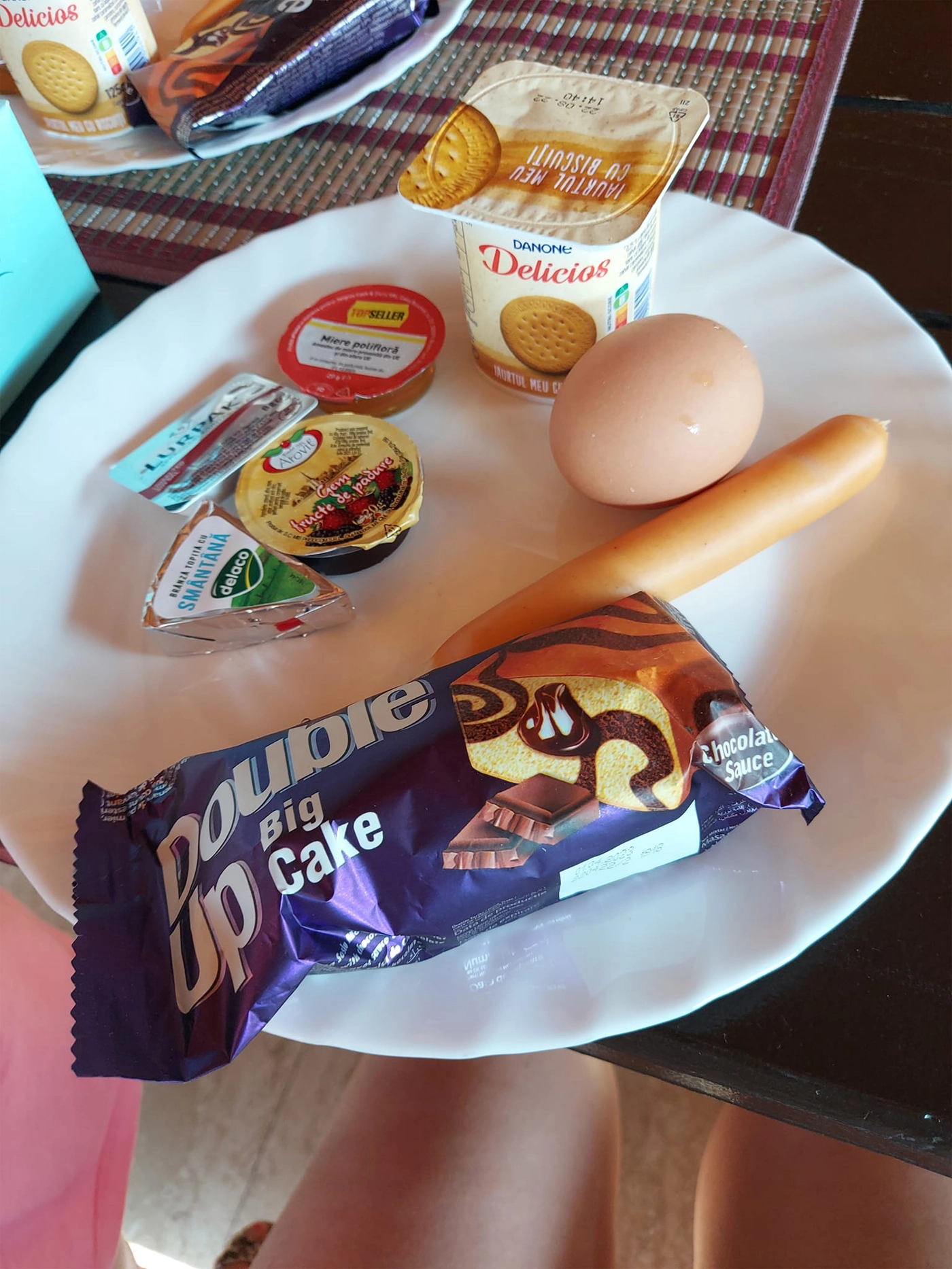 Cum arată un mic dejun la un hotel din Eforie Nord, de 375 de lei/noapte: "Zici că e farfurie de pomană"