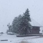 Ploi, lapoviță și ninsori în România, din acest weekend. La munte se va depune strat de zăpadă