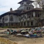 Regina Maria se răsucește în mormânt! Așa a ajuns Palatul din Mamaia, sufletul ei! Cârciumă, adăpost pentru boschetari