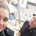 O polițistă alăptează un bebeluș abandonat pe holurile unui spital: "Mi s-a rupt sufletul” | Imagine virală