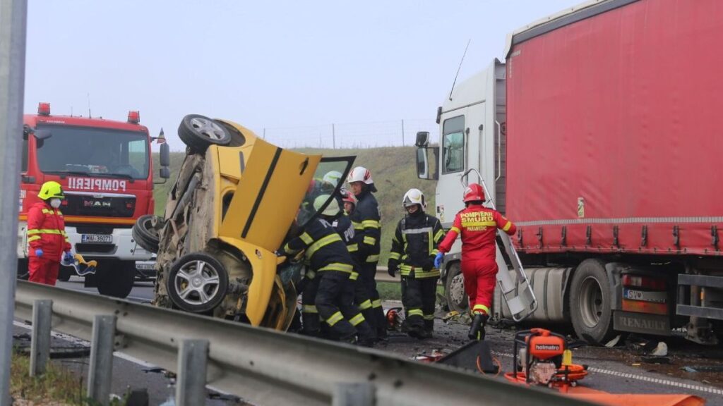 O mamă din Cluj a murit sub privirile fiului ei de 15 ani, într-un cumplit accident. Verişorul femeii a provocat tragedia