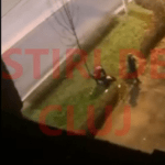 Agent de poliție din Cluj, filmat când calcă pe cap un om încătușat | VIDEO