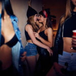 Așa ceva rar întâlnești! Un bărbat din Deva susține că a fost violat și batjocorit de două femei: „Una l-a obligat să o sărute în zona intimă”