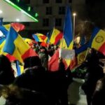Proteste în benzinăriile OMV: "Azi la Constanţa, mâine în toată ţara". Oamenii au criticat decizia Austriei de a bloca intrarea României în Schengen