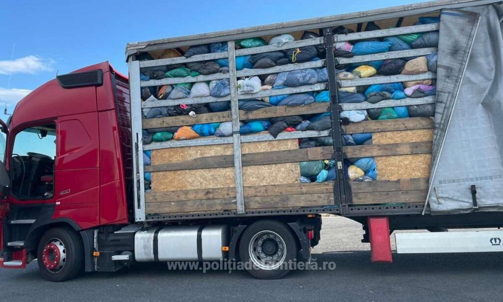 România, coșul de gunoi al Austriei? Transport cu tone de gunoi, oprit la vamă în Arad
