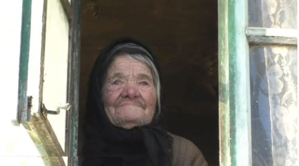 La 94 de ani, bunica Margareta are o singură dorință de Crăciun: o sticlă de suc