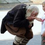 Moș Dobri, bătrânul care cerșea pentru a da banii primiți bisericilor și orfelinatelor, a murit la 103 ani. Era considerat un sfânt în viață