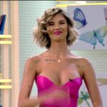 Cum a ajuns Ramona Olaru de la Neatza să-și vândă virginitatea pe o sticlă de suc: „M-a păcălit”