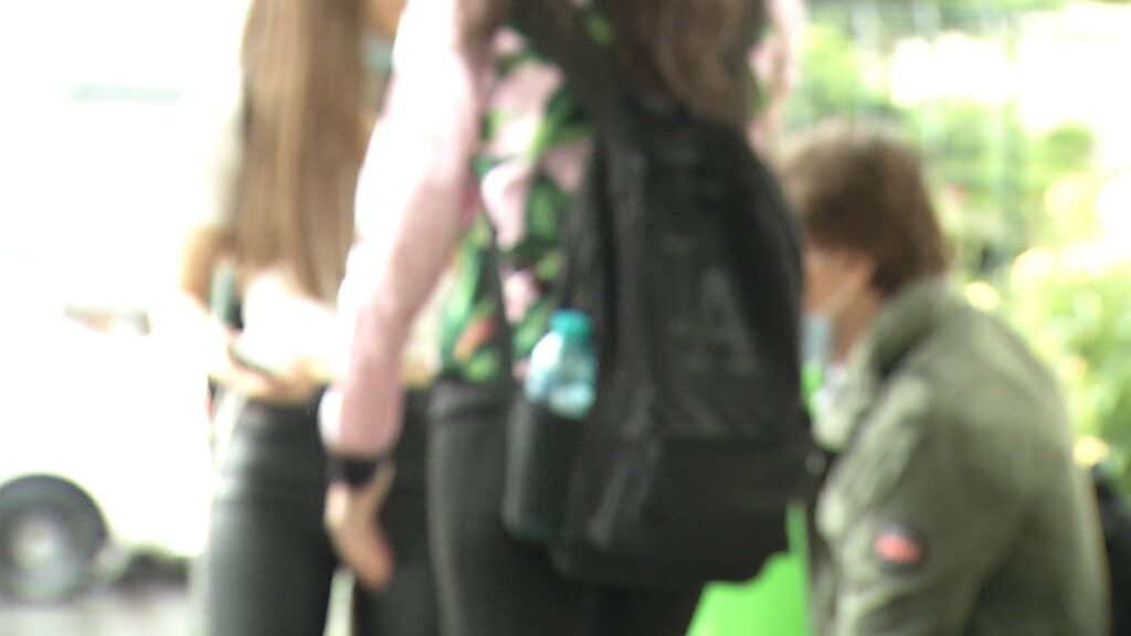 O mamă din Târgu-Jiu și-a urmărit fiica la meditații și a trăit un șoc. I s-a adeverit cel mai negru coșmar