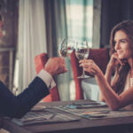 Ce este un sugar daddy și unde întâlnești unul în România?