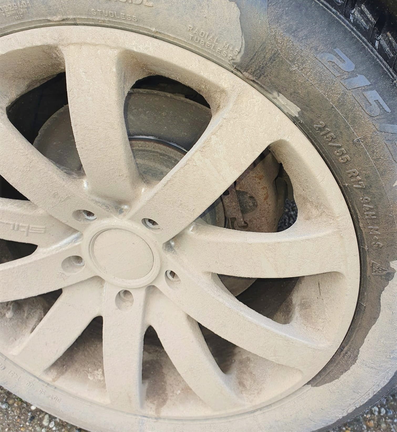 Ce au descoperit inspectorii RAR Caraș-Severin când au verificat această mașină. Au avut un șoc!