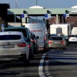 "E destul de greu, eşti printre străini". Românii care trimit în ţară peste 4 miliarde de dolari se întorc la muncă, după sărbătorile petrecute cu familia