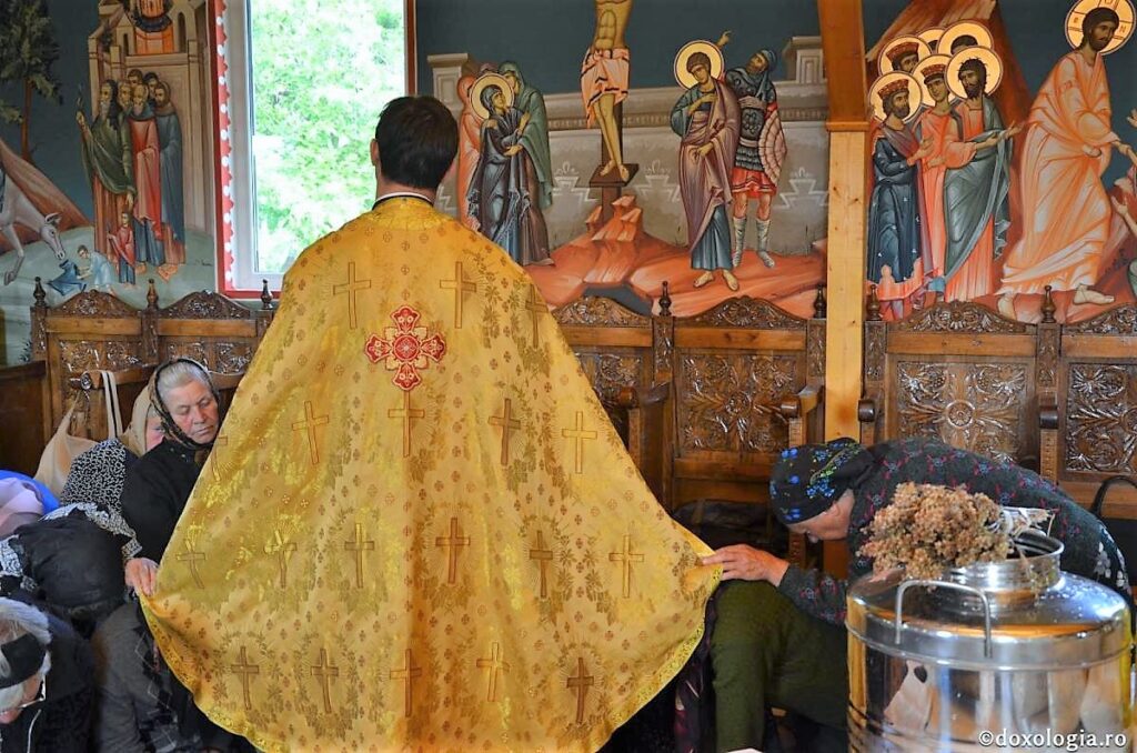 Preot, prins în ipostaze rușinoase într-o mașină, lângă un liceu. Reacția Episcopiei Giurgiului