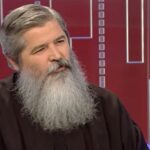 Preotul Vasile Ioana, mesaj pentru părinți: "Nu vă răstigniți copiii în fața laptopurilor! E o crimă!"