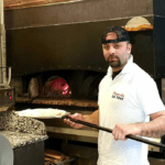 Pizzer din Italia: „Caut personal, ofer contract de muncă, dar oamenii vor să lucreze la negru”