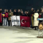 Salvatorii români, primiți cu aplauze și îmbrățișări de comunitatea turcă din România. S-au întors de la intervenții