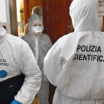 O mamă din Italia și-a ucis fiica de 13 ani, apoi s-a aruncat pe fereastră. Copila a fost înjunghiată pe la spate