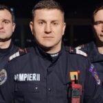 ”De ce plângeți?” Trei pompieri, cu lacrimi în ochi de bucurie după ce au salvat viața unui bebeluș
