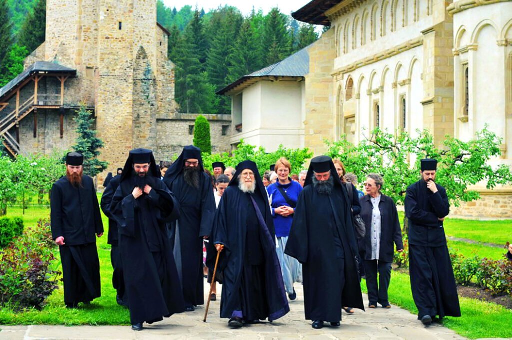 Cât câștigă un călugăr în 2023