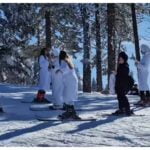 Cum au apărut îmbrăcate 5 turiste pe pârtia din Poiana Brașov. Oamenii s-au uitat lung la ele!