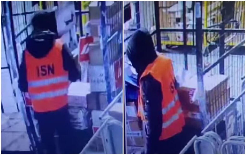 Angajatul unei firme de curierat, prins când fură din coletele clienților | VIDEO