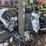 Audi spulberat de tren în Suceava, două femei au murit pe loc. Un băiețel de 2 ani și o fetiță de 4 au ajuns la spital