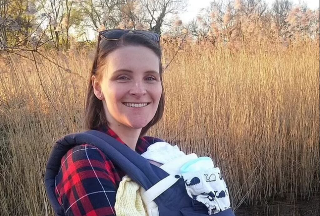 O femeie a murit în timpul nașterii celui de-al doilea copil. Medicii i-au permis să născă natural, după o operație de cezariană
