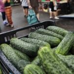 Locul unde un singur castravete a ajuns să coste 15 lei. "Am zis că nu văd bine!"