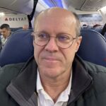 O femeie a refuzat 100.000 de euro de la un milionar din avion, care i-a cerut un favor. Ce a vrut bărbatul