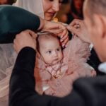 Ce trebuie sa cumpere nașa la botez. Care sunt obligațiile nașilor